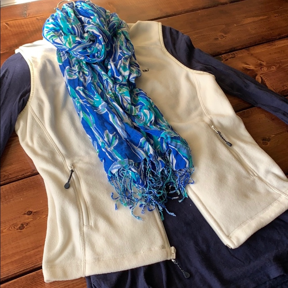 Vineyard Vines fleece vest